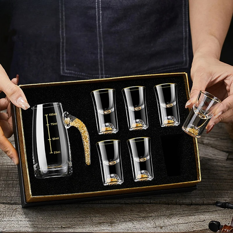 Wine Vodka Beer - ชุดกล่องของขวัญแก้วคริสตัลทรงเตี้ย 2/7 ชิ้น แก้วเหล้าปลอดสารตะกั่ว พร้อมที่จ่ายเหล้า แก้วไวน์สีทอง